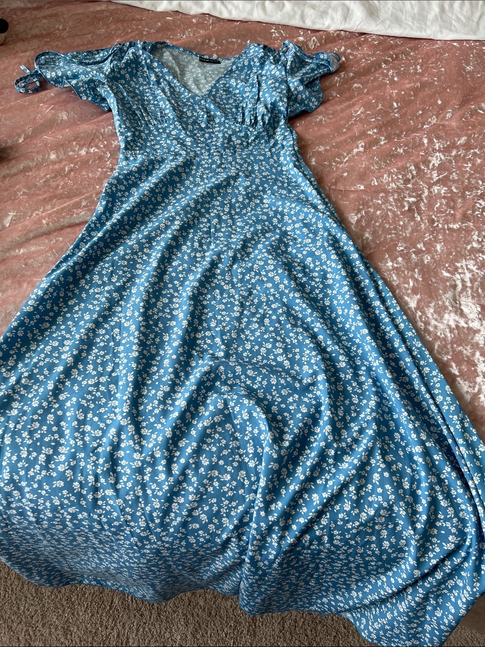 SHEIN Blue Floral Maxi Dress with White Ditsy Print